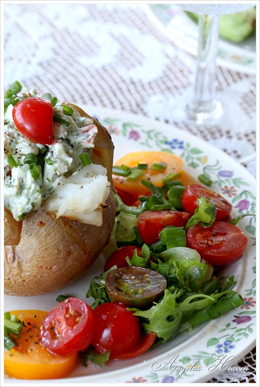 Baked-potatoe-with-fresh-herbs-and-chevre