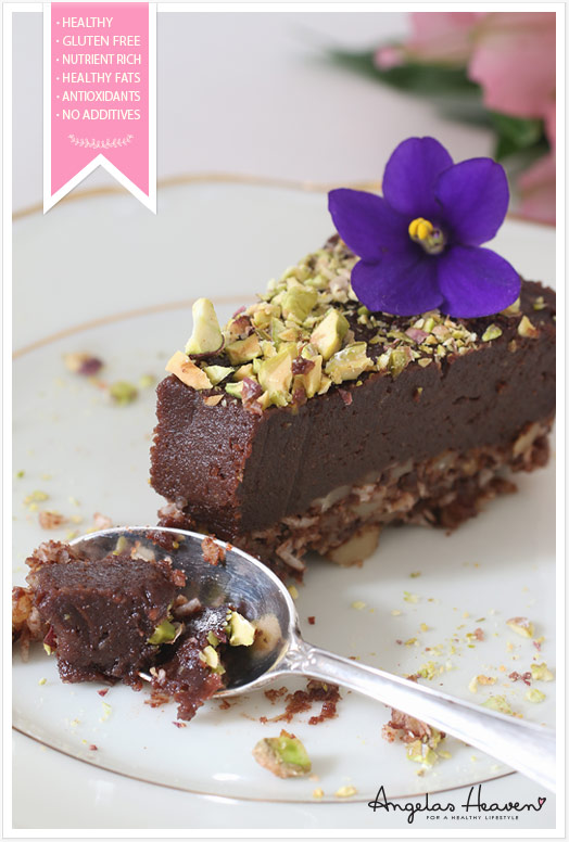 Healthy-gluten-free-raw-food-chocolate-cake2