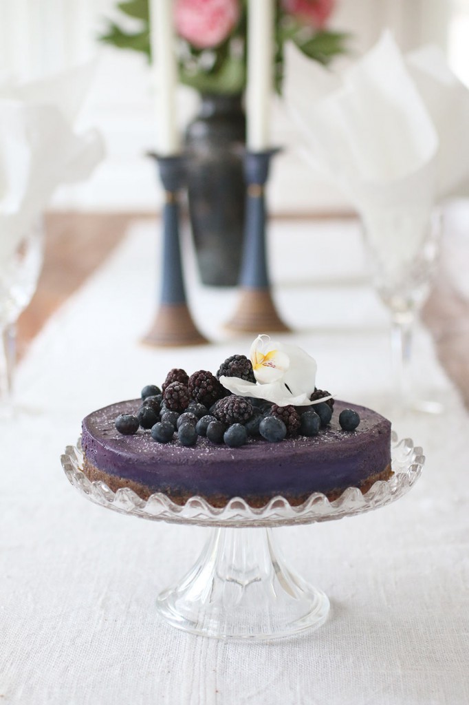 Healthy-Heavenly-Blueberry-Raw-Food-Cake