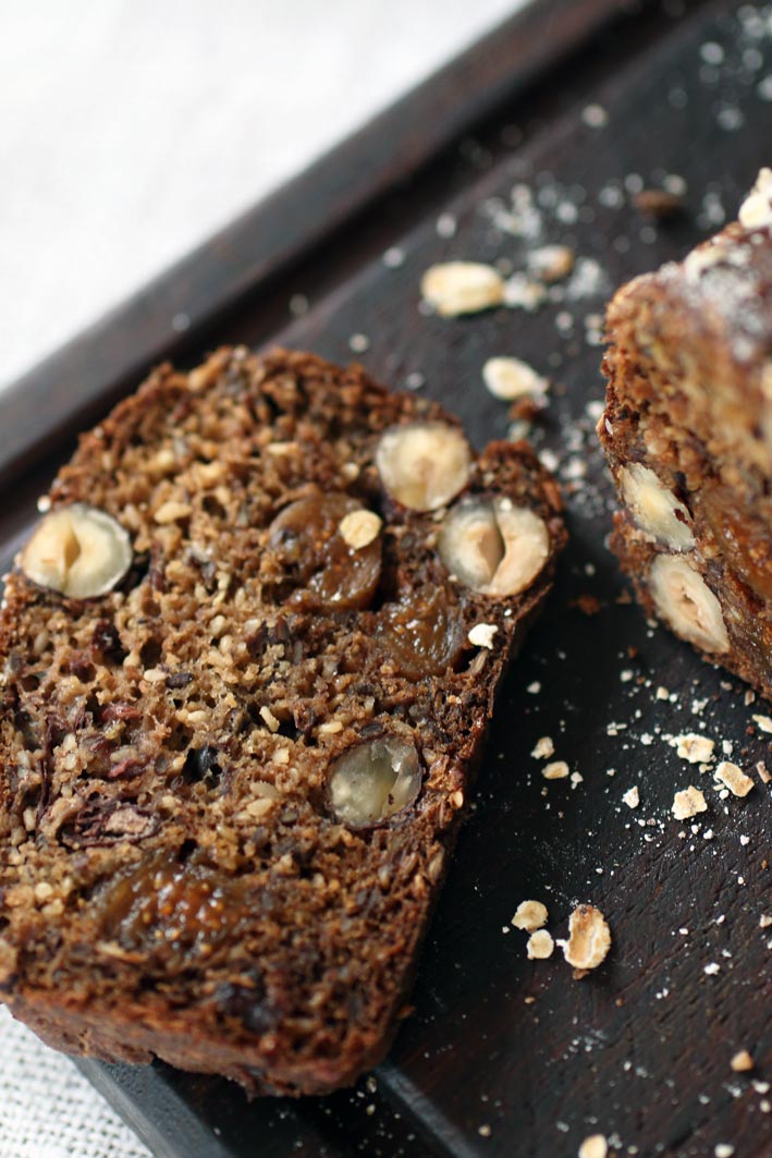 Glutenfree-bread-with-nuts,-fruit-and-black-beans