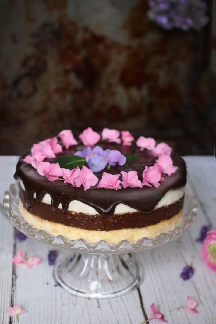 Birthday Cake keto Bounty with coconut milk / Birthday Cakes / Products /  Fit Cake Warsaw Ursynow